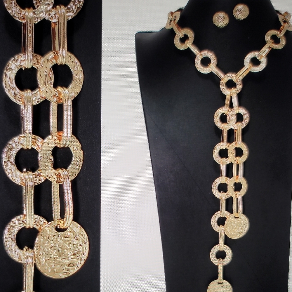 Elegant Gold-Tone Necklace and Earring Set